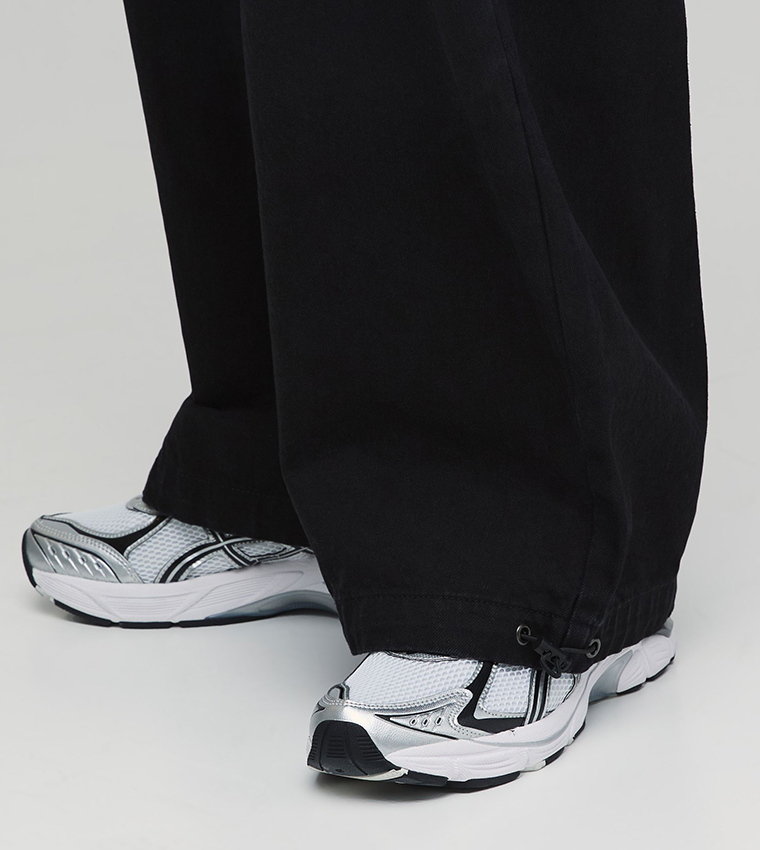 Washed Mid Rise Parachute Fit Jeans