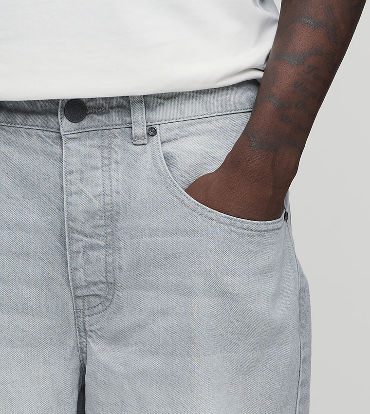 Washed Mid Rise Baggy Fit Jeans