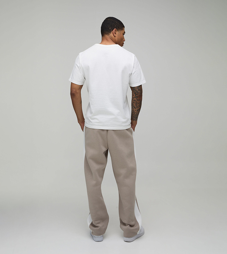 بنطال رياضة بقصة مستقيمة