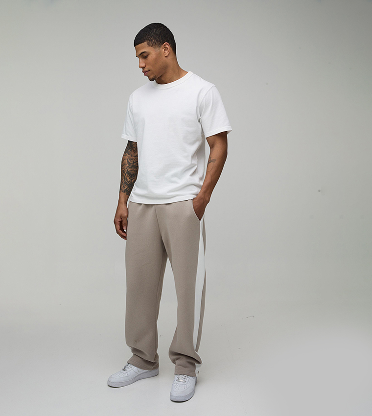 بنطال رياضة بقصة مستقيمة