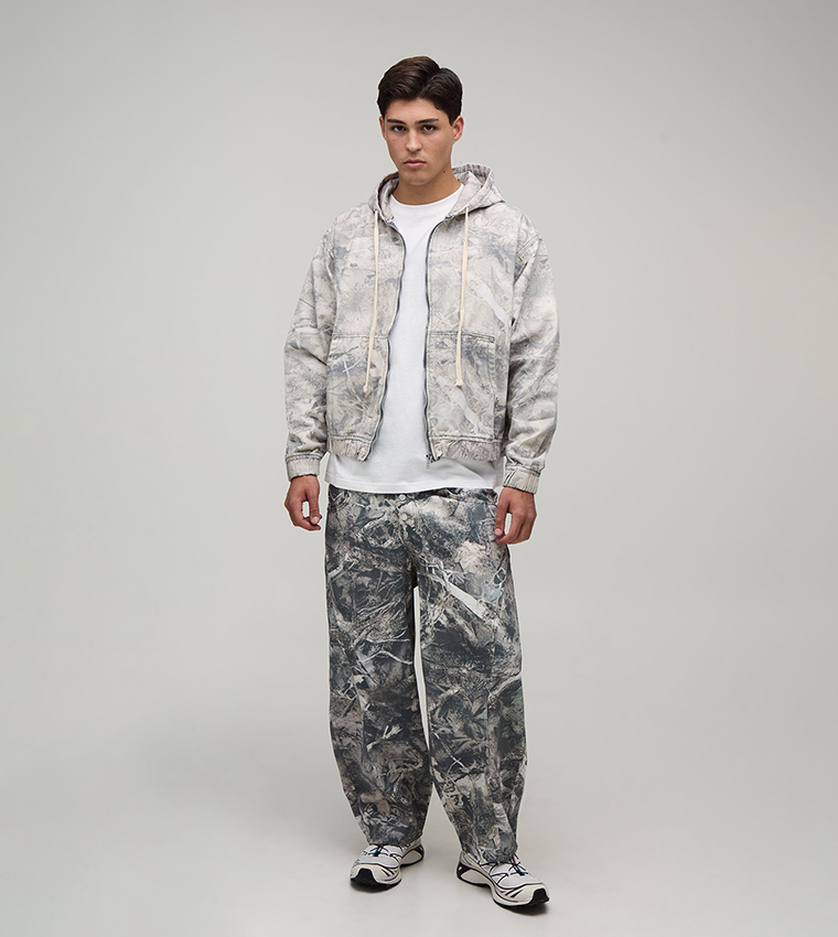 Washed Barrel Fit Jeans