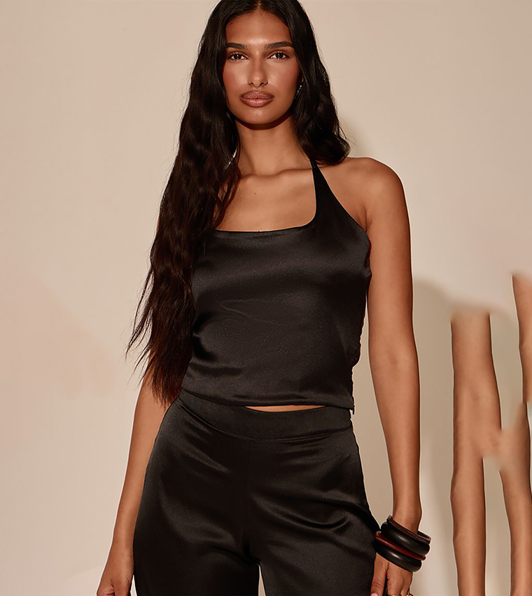 بريتي ليتل ثينغ  توبات بلا أكمام  - أسود Sleeveless Tops