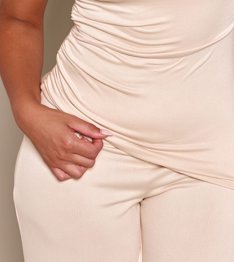 بريتي ليتل ثينغ  توبات بلا أكمام  - كريمي  Sleeveless Tops