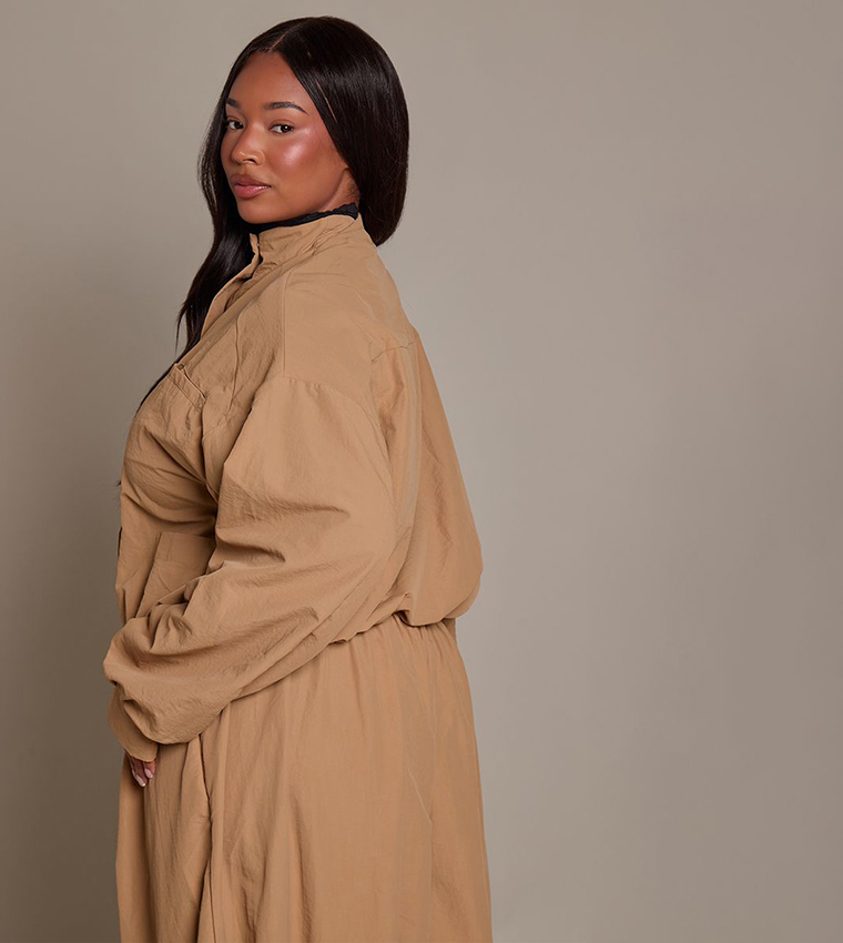 Curve Nylon Funnel Neck Windbreaker Jacket