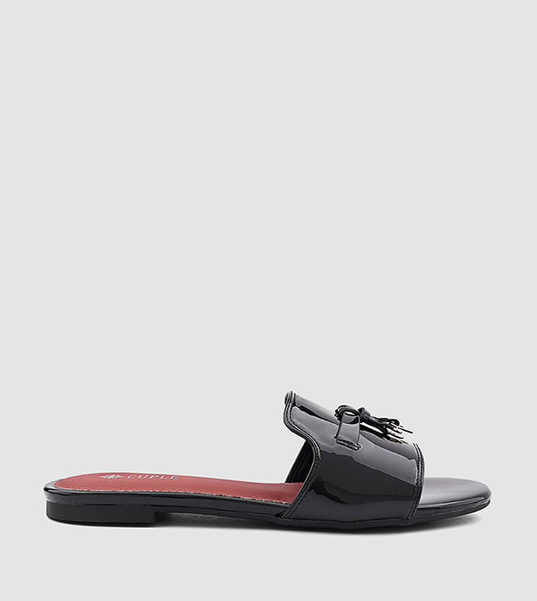 Accessory Detail Flat Sandals