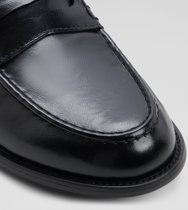 CRISTOF Solid Loafers