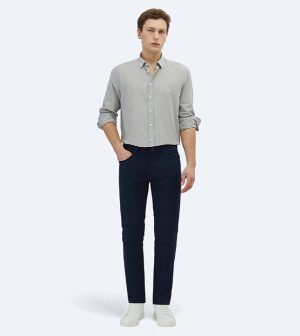 Solid Slim Fit Cotton Blended Chinos