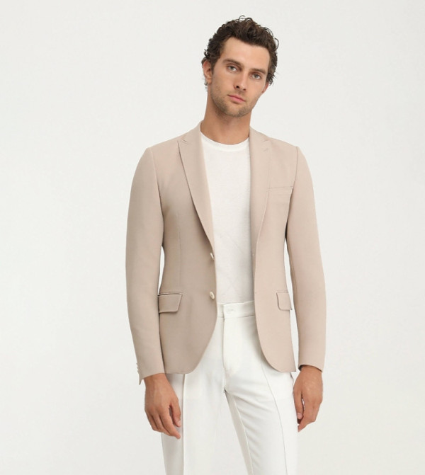 Solid Slim Fit Single Breasted Blazer
