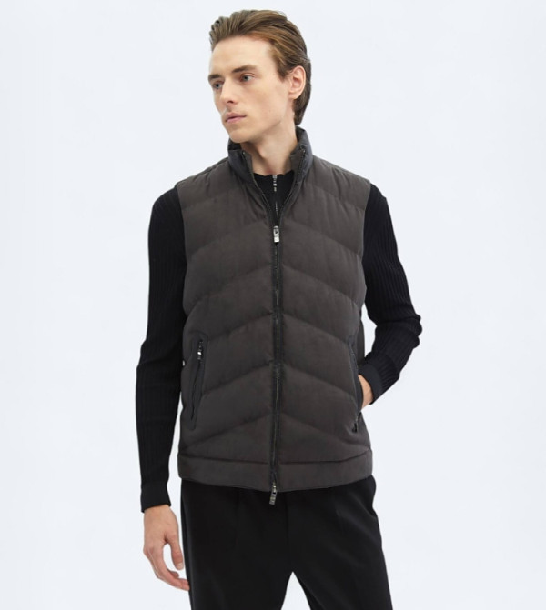 Solid Regular Fit High Neck Gilet