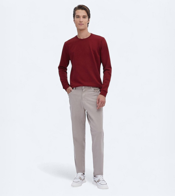 Weaving Carrot Fit Casual Trousers