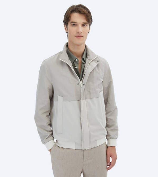Colorblock Regular Fit Hidden Hood Woven Jacket
