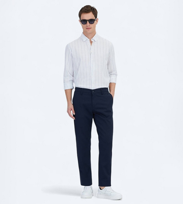 Solid Relaxed Fit Casual Trousers