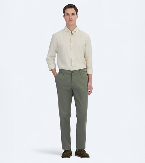 Solid Relaxed Fit Casual Trousers