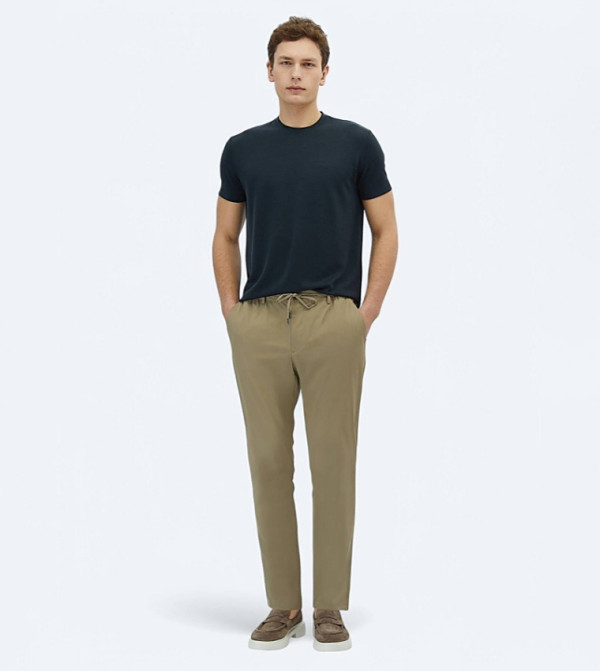 Solid Relaxed Fit Casual Trousers