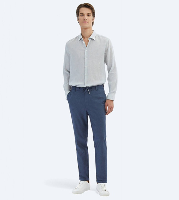Solid Tapered Fit Casual Trousers
