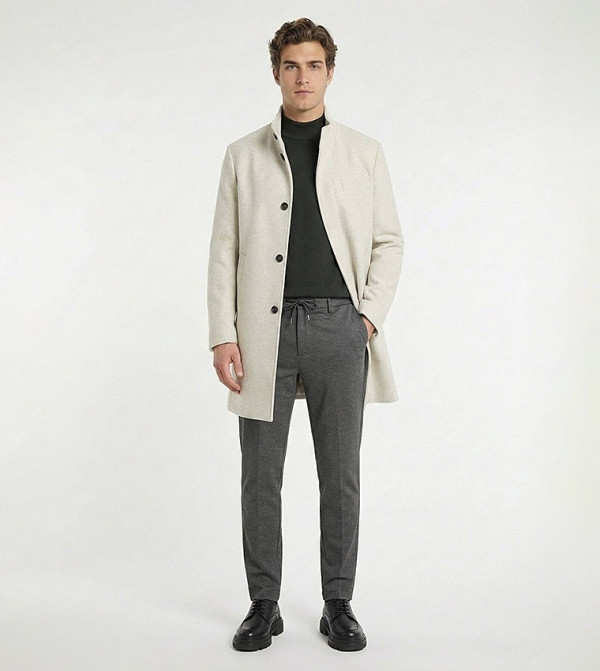Solid Regular Fit Lapel Collar Woven Overcoat