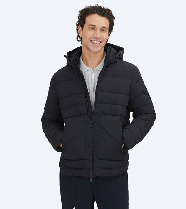 Solid Regular Fit Hooded Woven Puffer Jacket