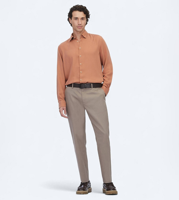 Solid Tapered Fit Casual Trousers