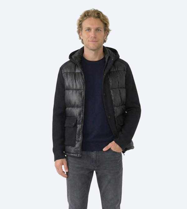 Solid Regular Fit Hooded Woven Puffer Jacket