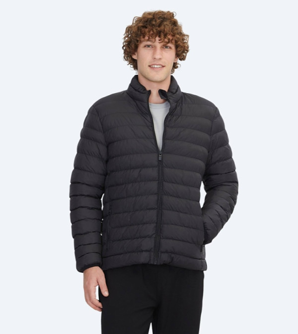 Solid Regular Fit High Neck Woven Puffer Jacket