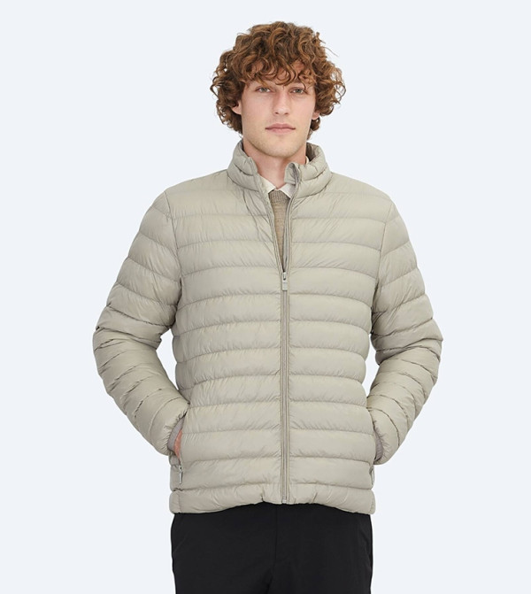 Solid Regular Fit High Neck Woven Puffer Jacket