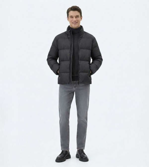 Solid Regular Fit High Neck Woven Puffer Jacket