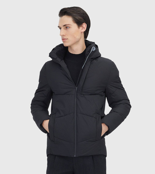 Solid Regular Fit Hooded Puffer Jacket