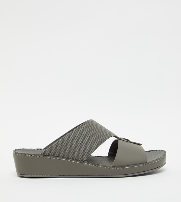 ARH 2186 002 Textured Arabic Sandals