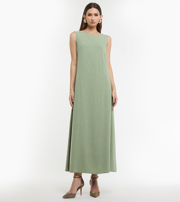 Solid Sleeveless Boat Neck Maxi Dress
