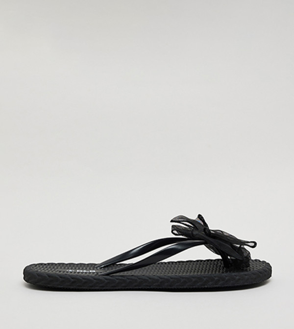 Bow Detail Flip-Flops