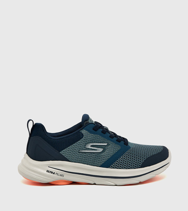 GO WALK 8 Running Shoes