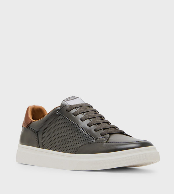 SAUL Low Top Sneakers