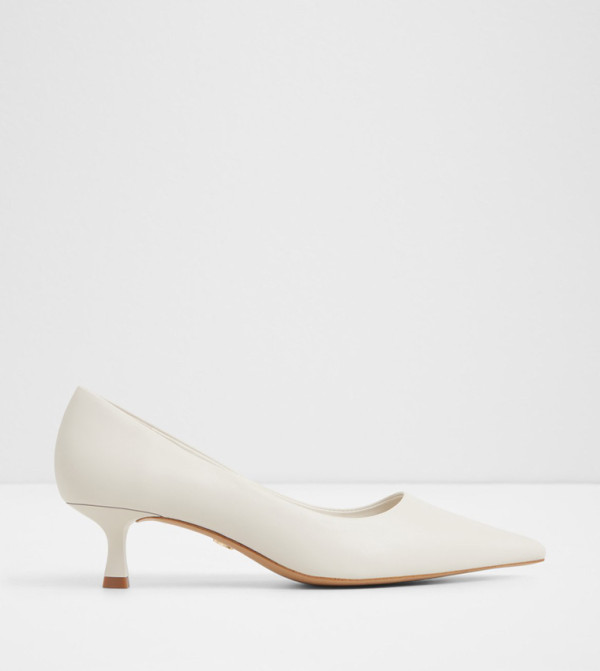 RUPARI Pointed Toe Pumps