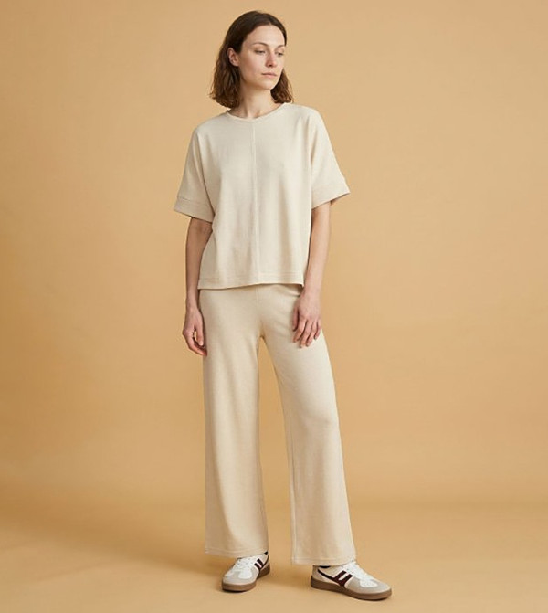 Ribbed Sweater Top with Round Neck and Short Sleeves