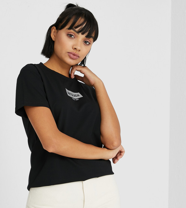 Short Sleeve T-shirt-Black
