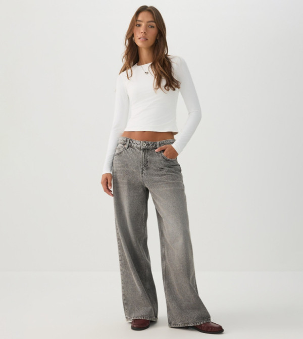 The Weekend Fit Low Rise Slouchy Wide Leg Jeans