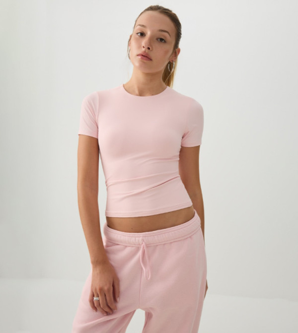 PURAFORM™ Solid Crew Neck Cropped T-Shirt