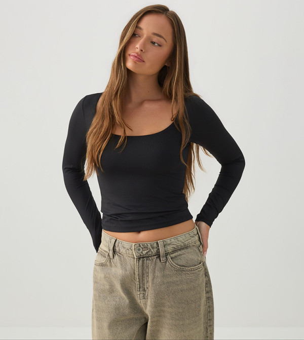 Solid Scoop Neck Long Sleeves Crop Top