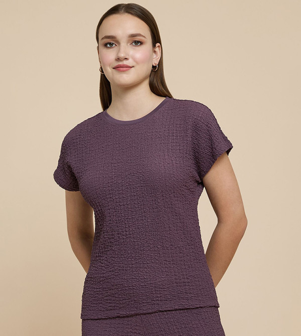 Textured Top with Round Neck and Short Sleeves