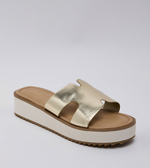 Cut-Out Detail Flatform Sandals