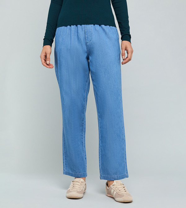 Washed Straight Fit Jeans With Button Closure