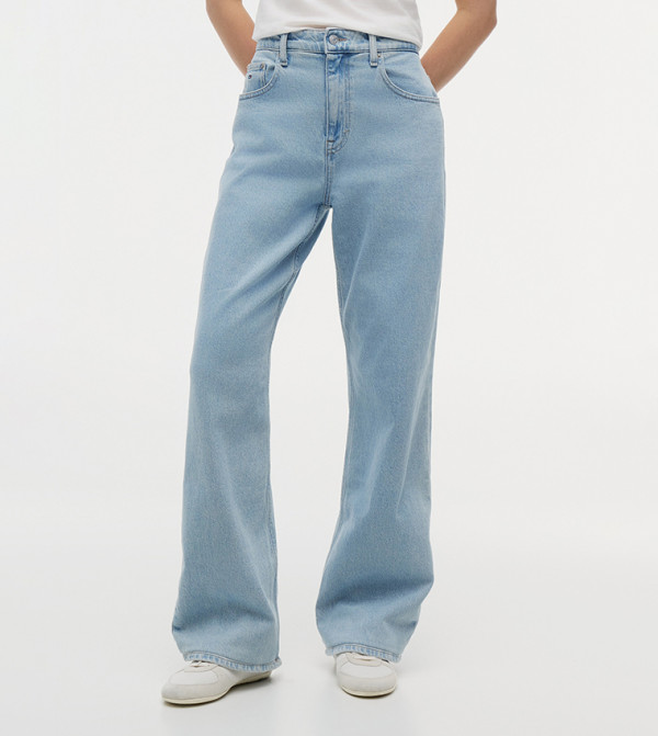 MIA Relaxed Straight Fit Jeans