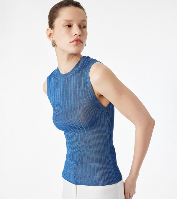 Ribbed Crew Neck Sleeveless Top