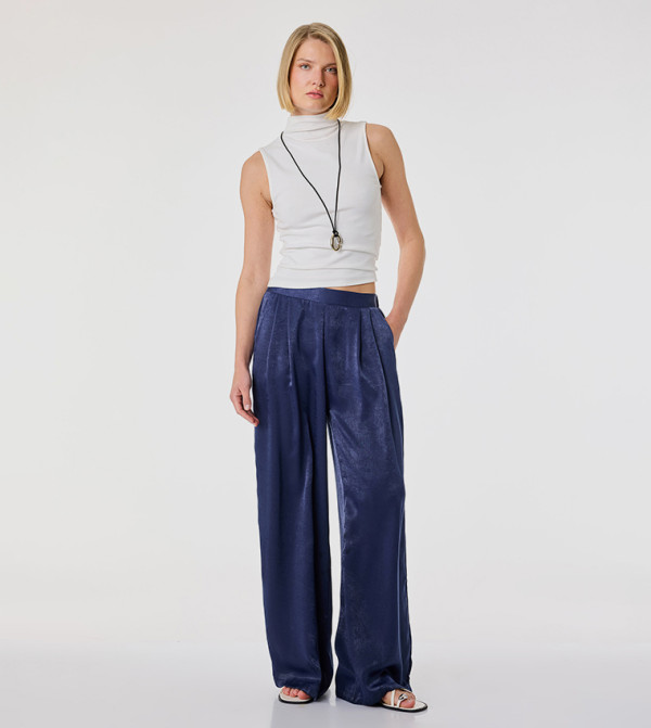 Textured Pleated Wide Leg Pants