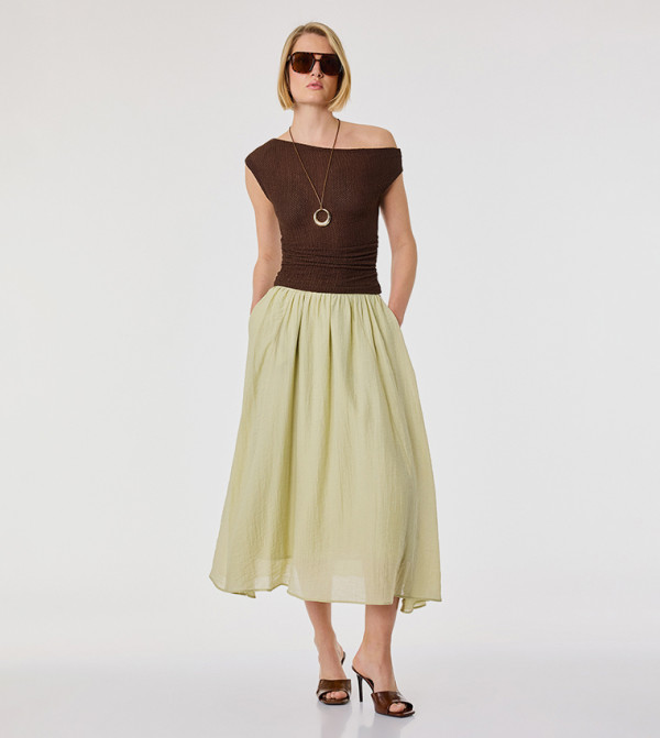 Gathered Waistband Flared Midi Skirt