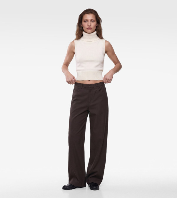 Solid Turtle Neck Sleeveless Top