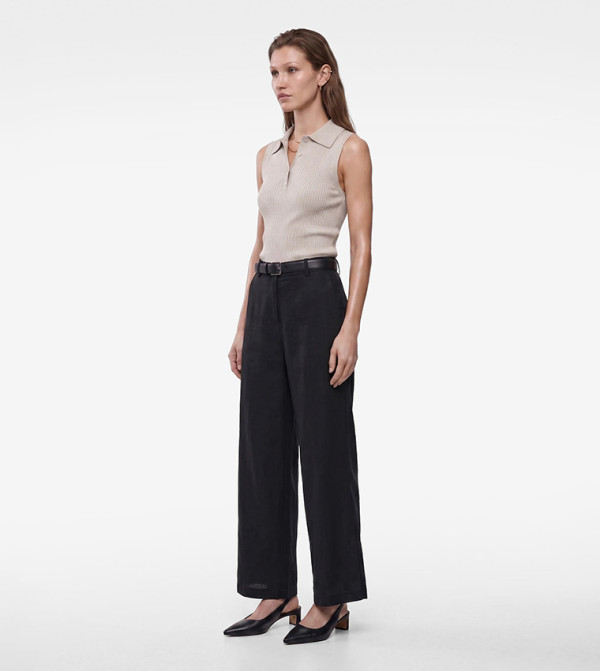 Ribbed Collared Sleeveless Top