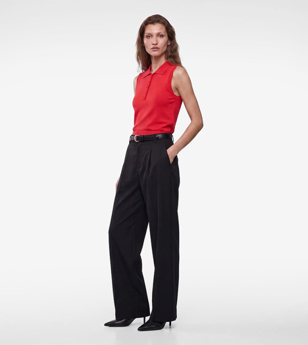 Solid Collared Sleeveless Top