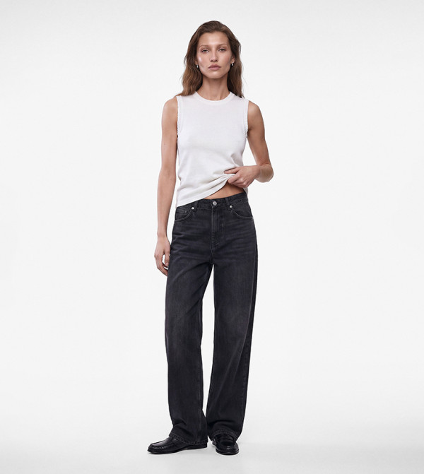 Solid Crew Neck Sleeveless Top