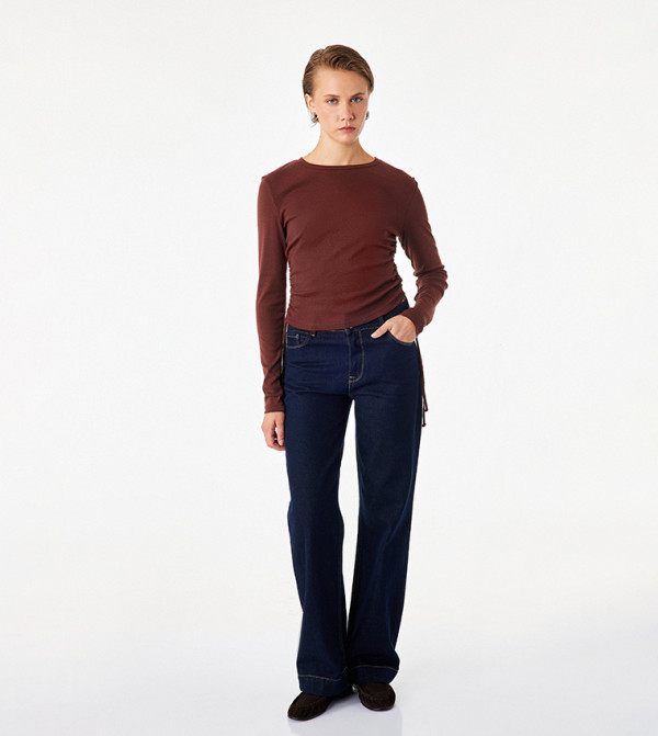 Solid Long Sleeves Gathered Side T-Shirt